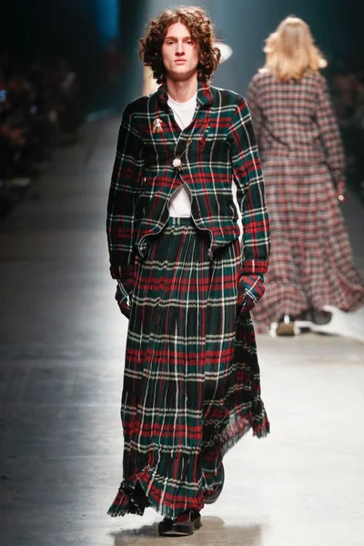 Look 4